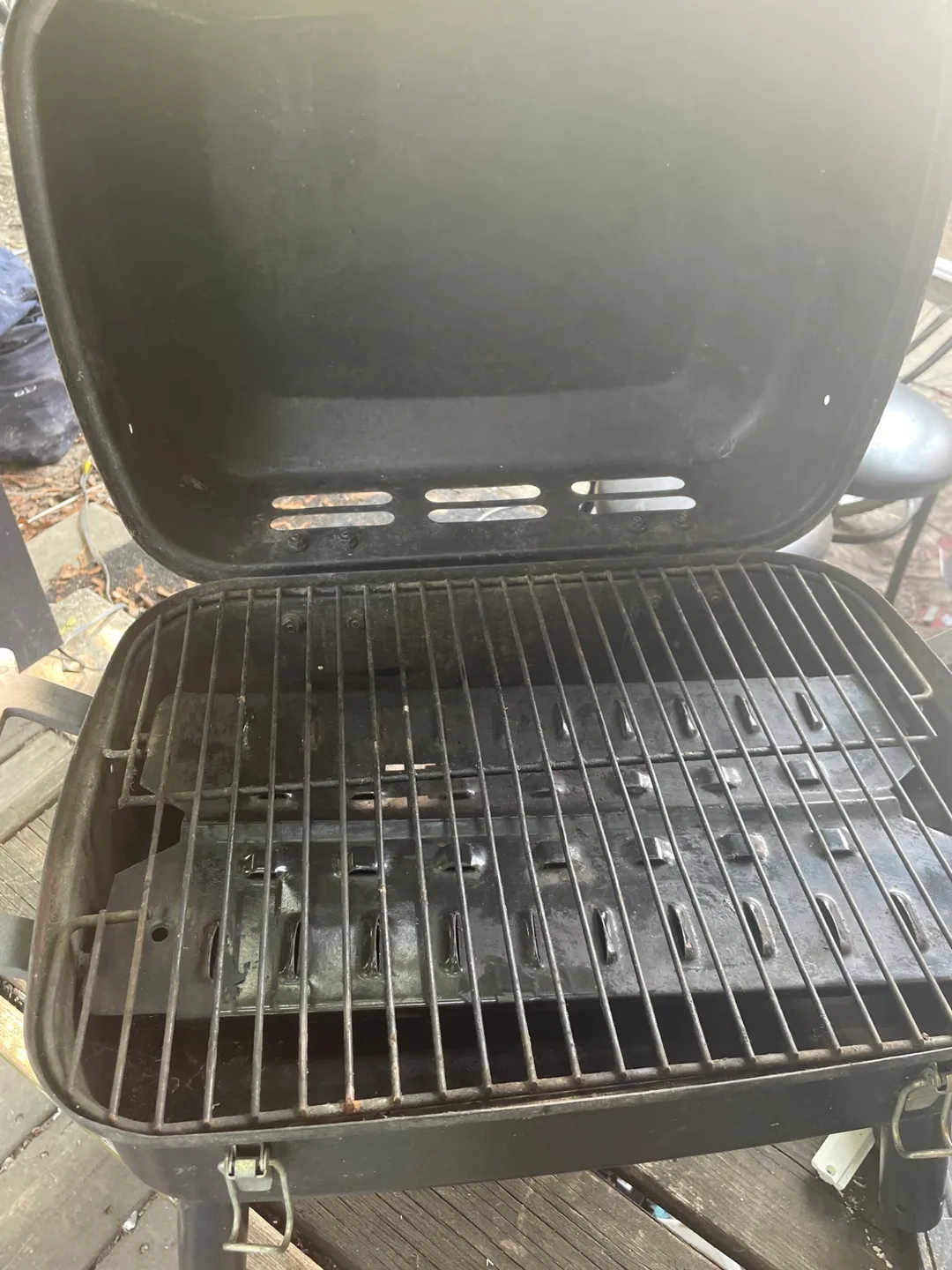Portable propane BBQ Grill with empty Propane Tank image indicator(2)