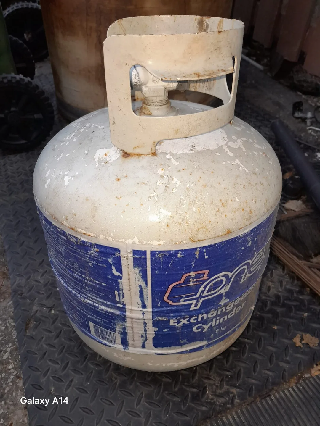 Portable propane BBQ Grill with empty Propane Tank image indicator(5)