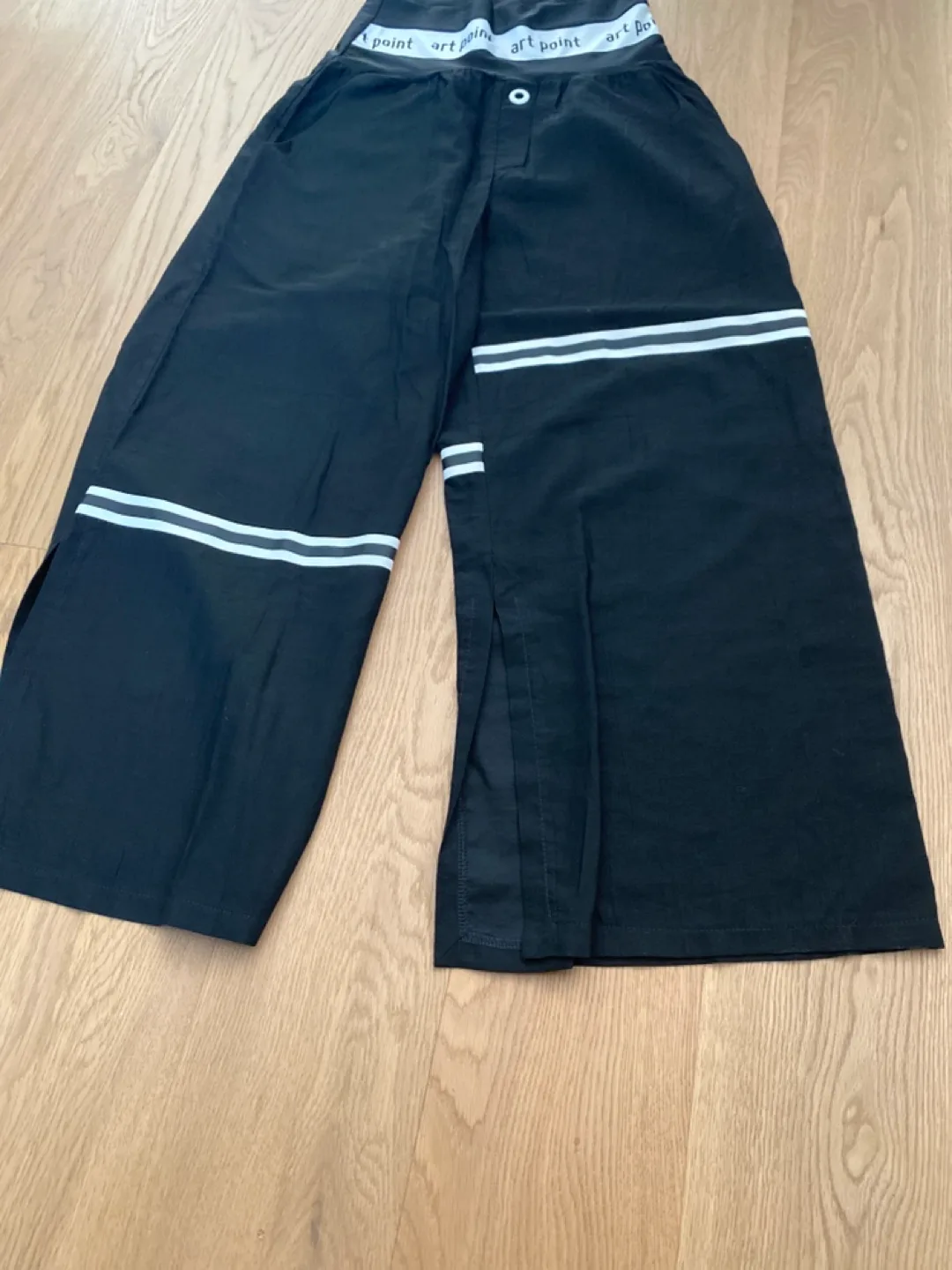 Art Point Black & White Pants - Size M image indicator(6)