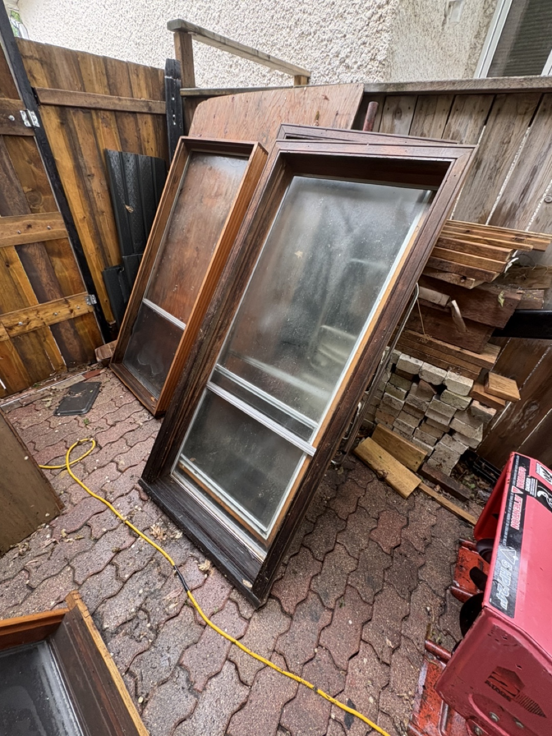 Patio or sun room screen window’s