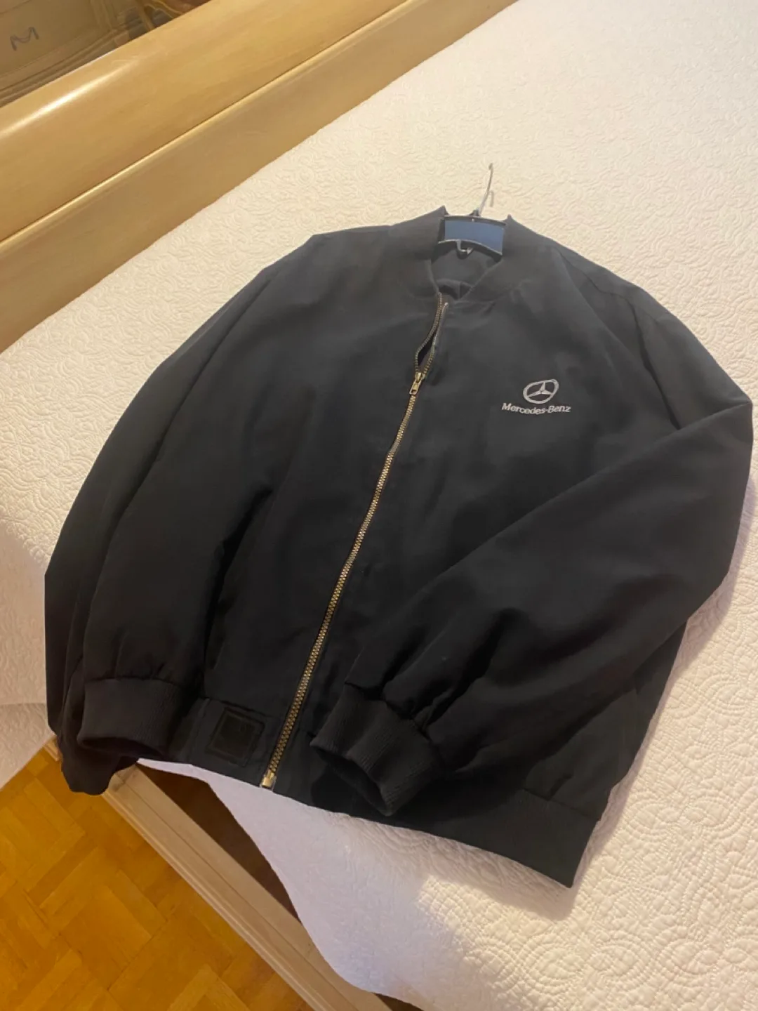 Mercedes Benz black bomber jacket image indicator(3)