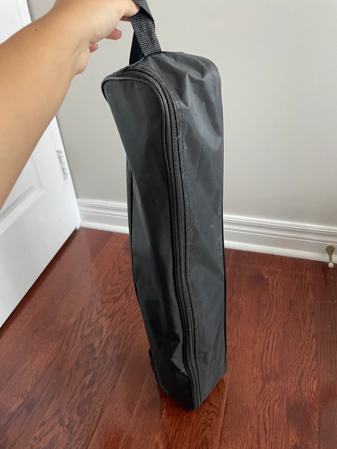 Artcize 3-in-1 tripod with accessories image indicator(6)