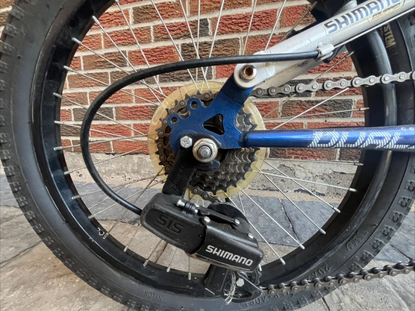 GT Vandal XC Dual Suspension Bike image indicator(3)