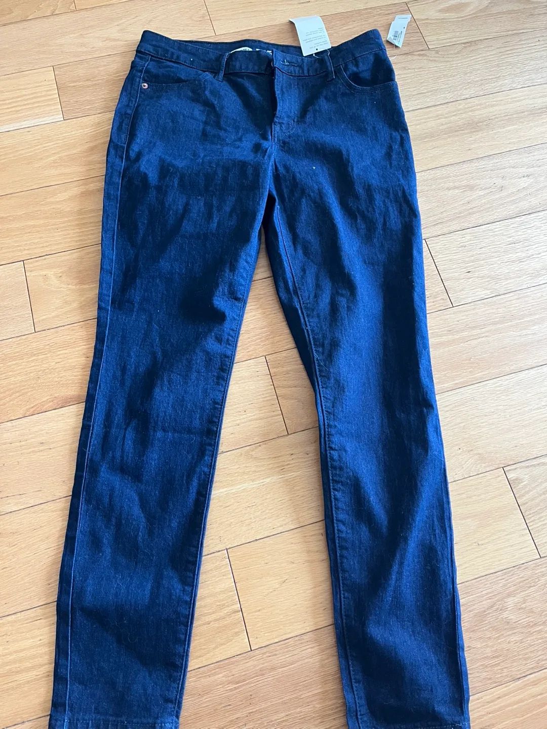 Old Navy Super Skinny Jeans - Size 6 - New with Tags thumbnail