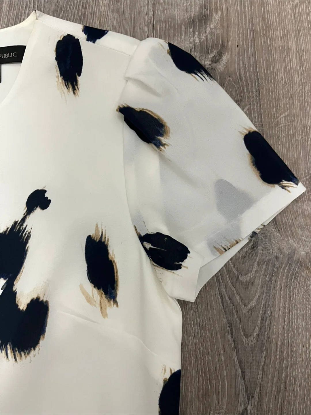 Banana Republic Dress - Size 0 image indicator(3)