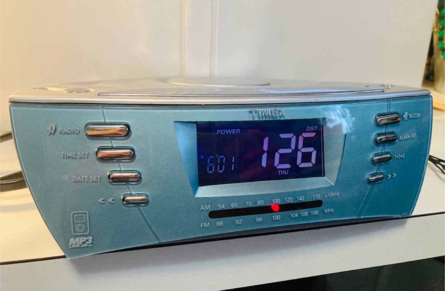 Timex Multi-Directional Sound Chamber Clock Radio - photo 3