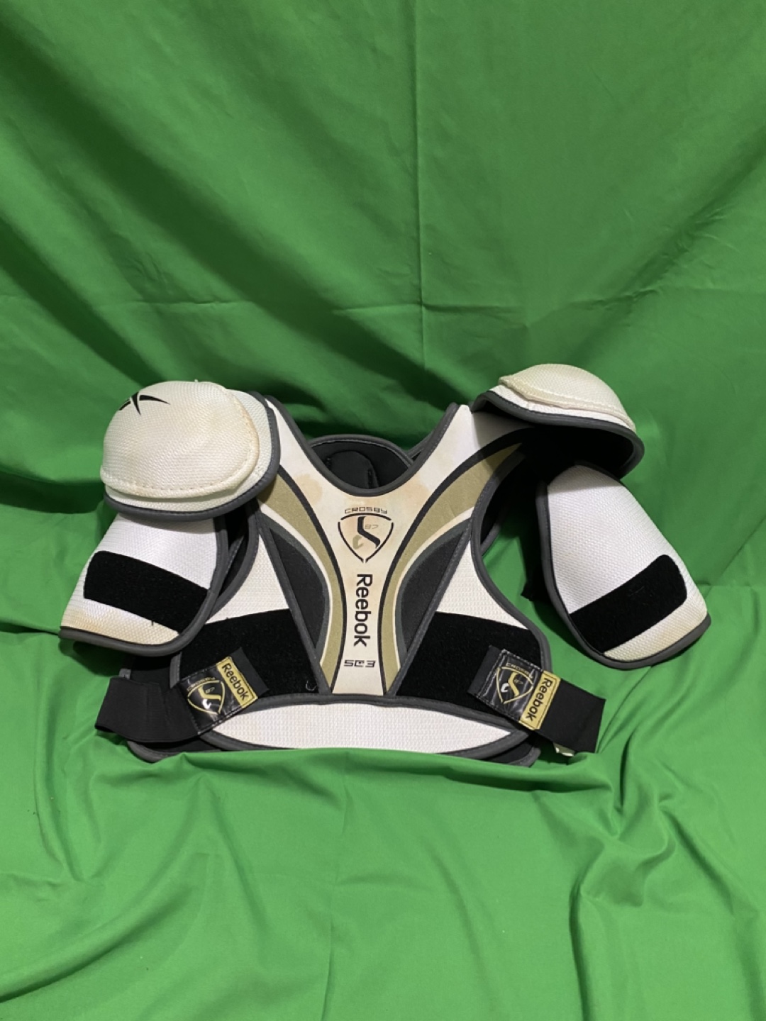 Reebok Shoulder Pads - Size S/M - photo 2