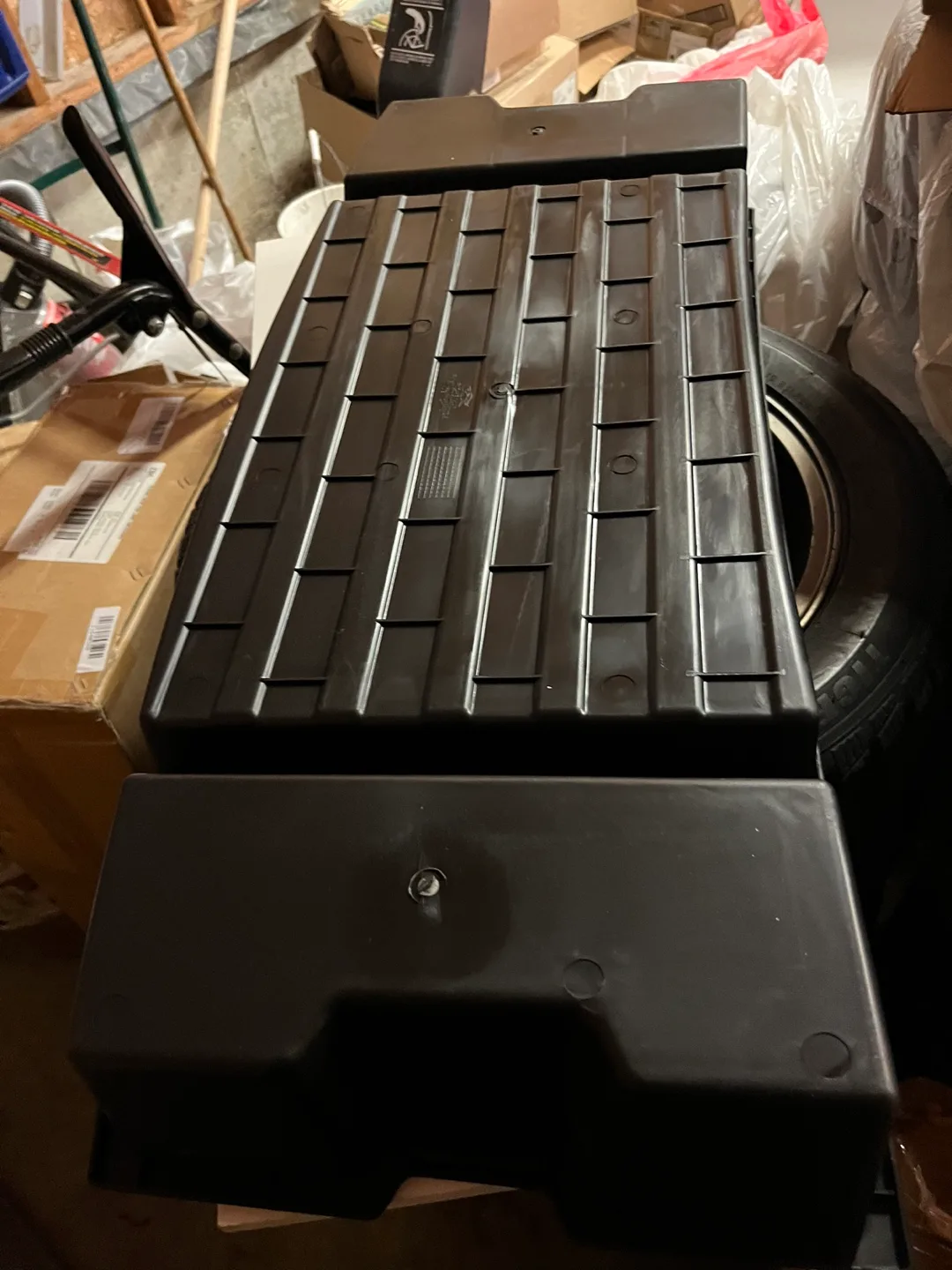 Trunk storage Ford explorer image indicator(2)