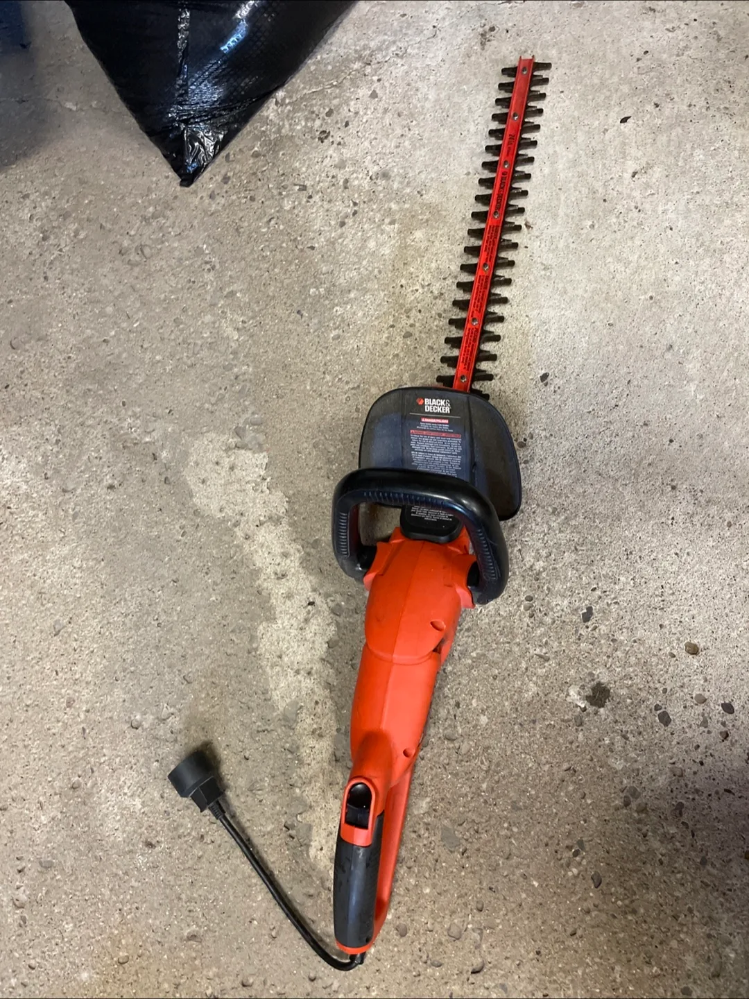 Black+Decker Hedge Trimmer thumbnail