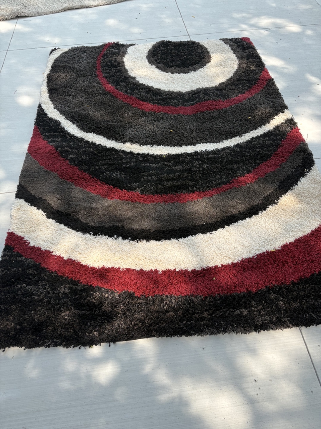 Shaggy Rug, 5'3" x 7'7", Red, Black, White