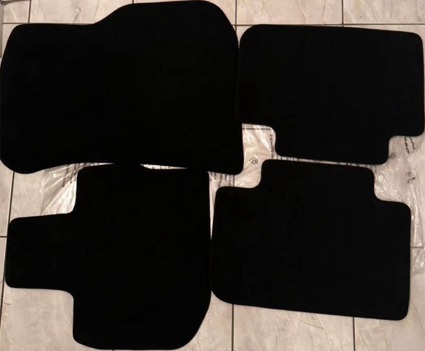 BMW X3/X4 2023 OEM Car Floor Mats - band new