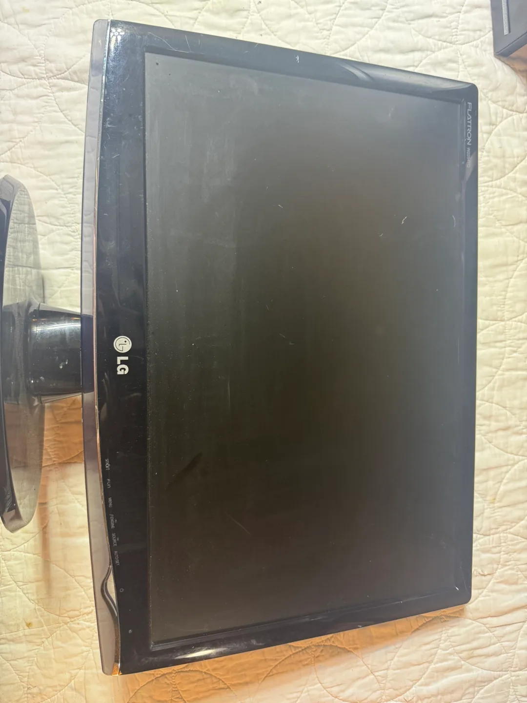 LG Flatron 22” monitor thumbnail