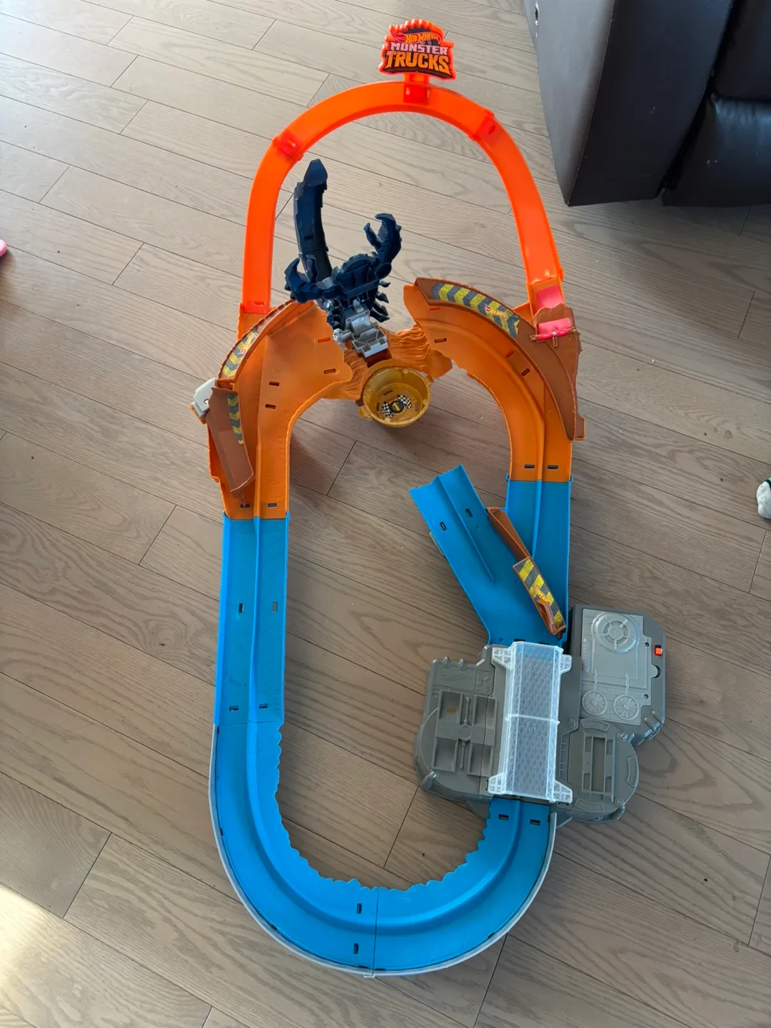 Hot Wheels Monster Trucks Scorpion Sting Raceway thumbnail