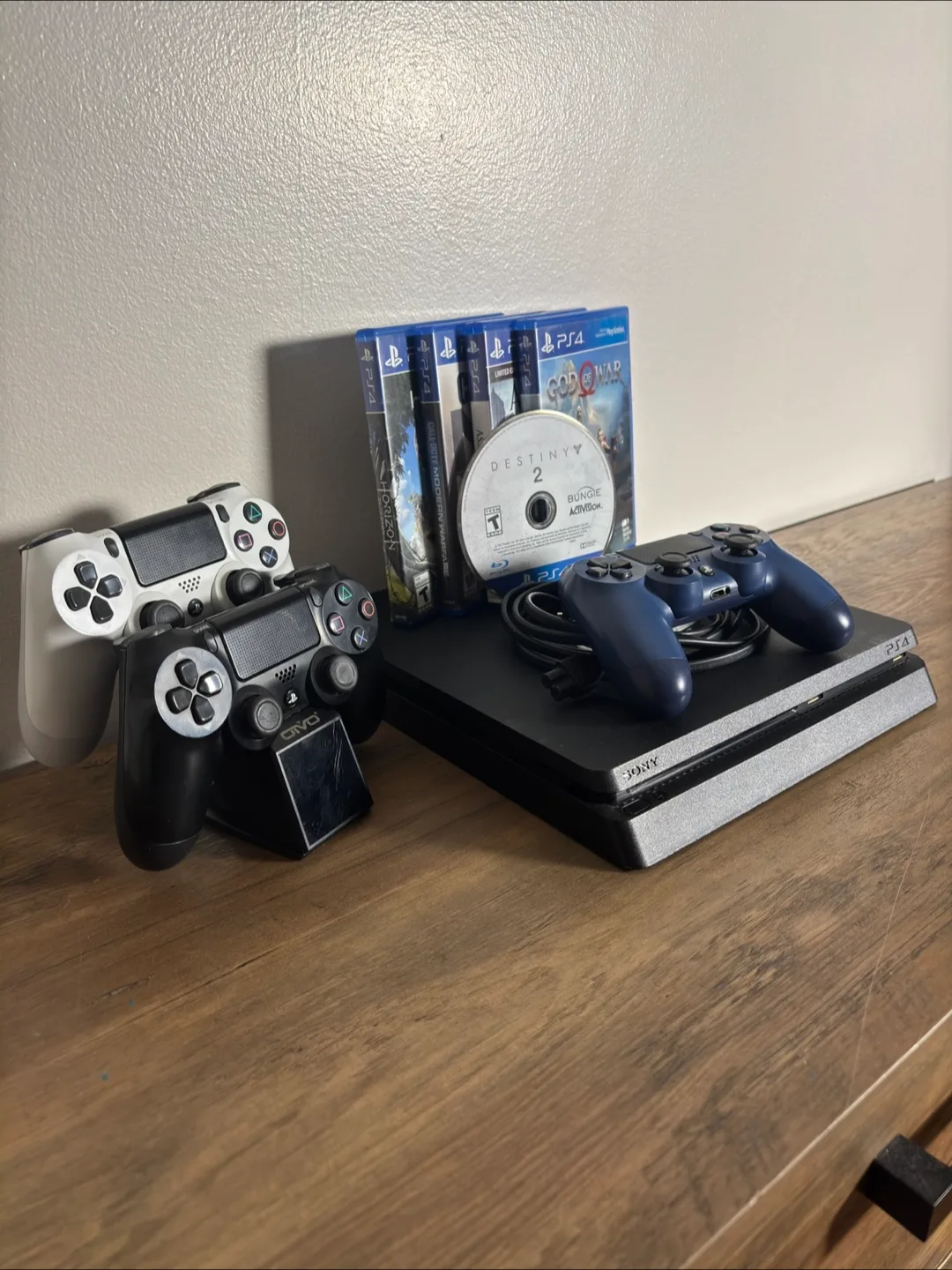 PS4 Slim 1TB Bundle – Excellent Condition thumbnail