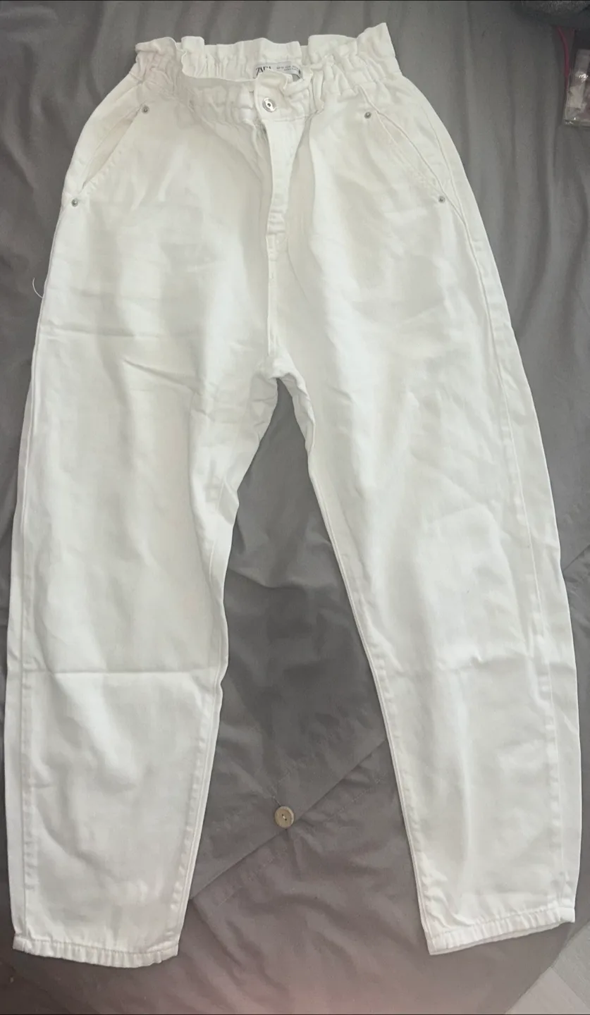 Zara White Paperbag Waist Pants - Size 6 thumbnail