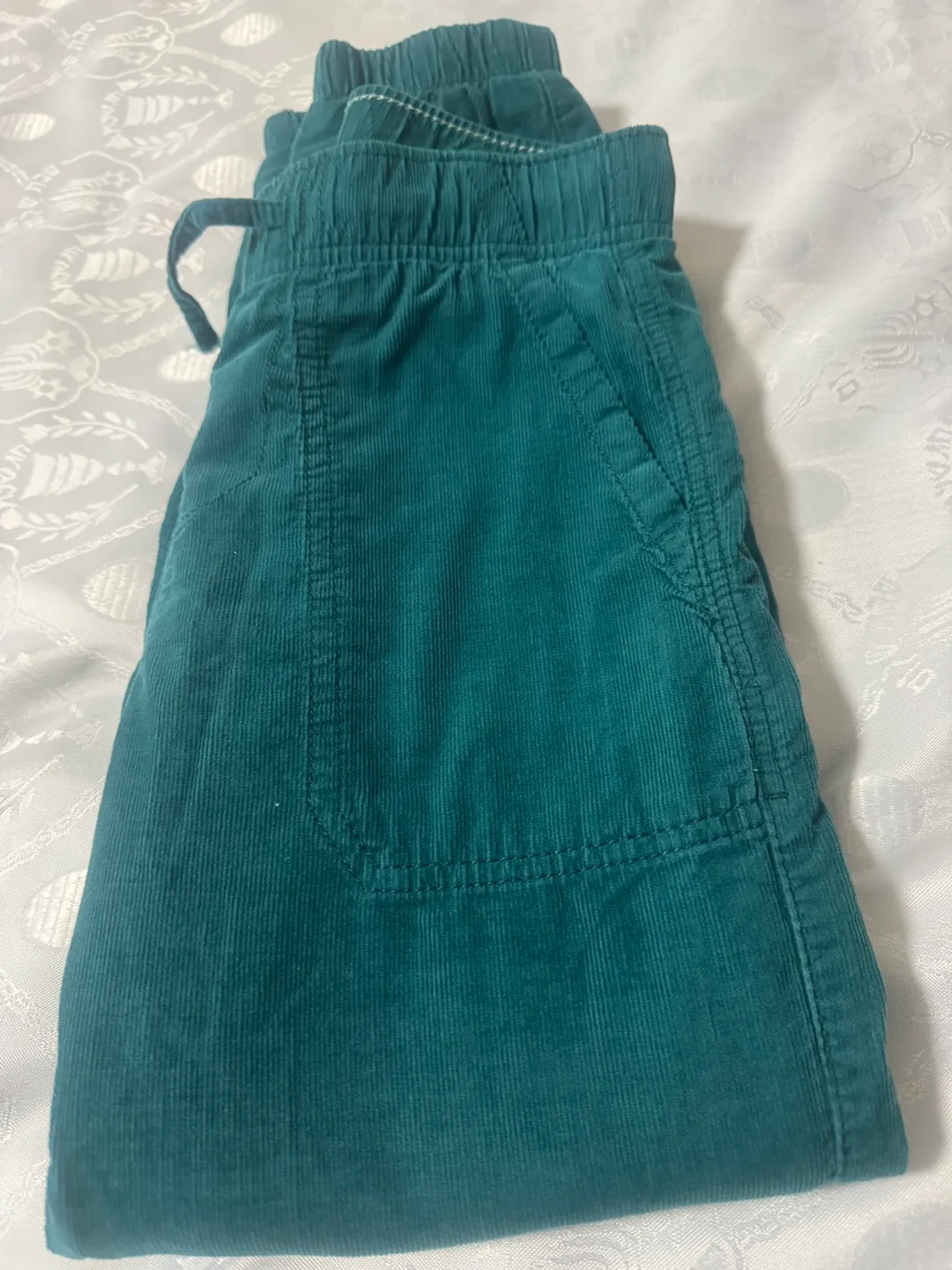 H&M Green Corduroy Pants size9/10 image indicator(2)