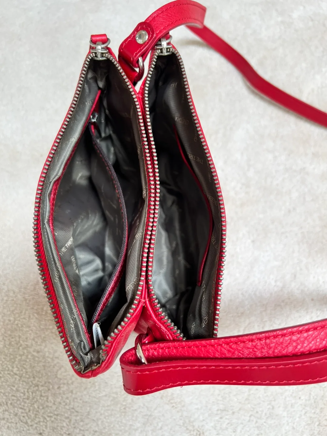 New Red Leather Crossbody Bag image indicator(3)