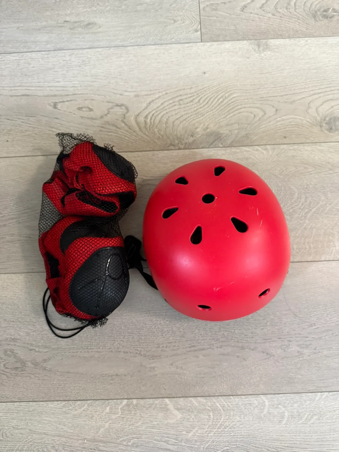 Red Helmet & Protective Pads Set thumbnail