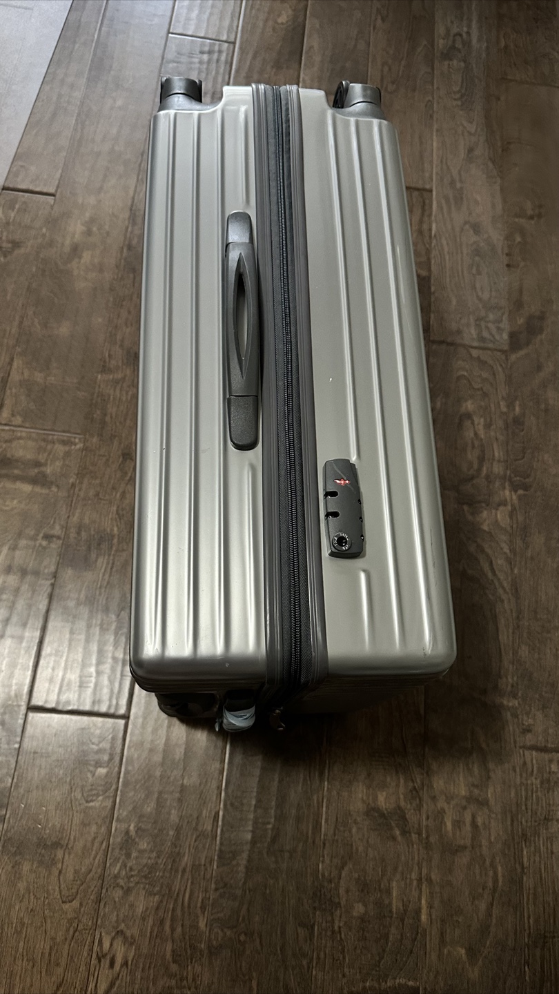 Luggage - photo 3