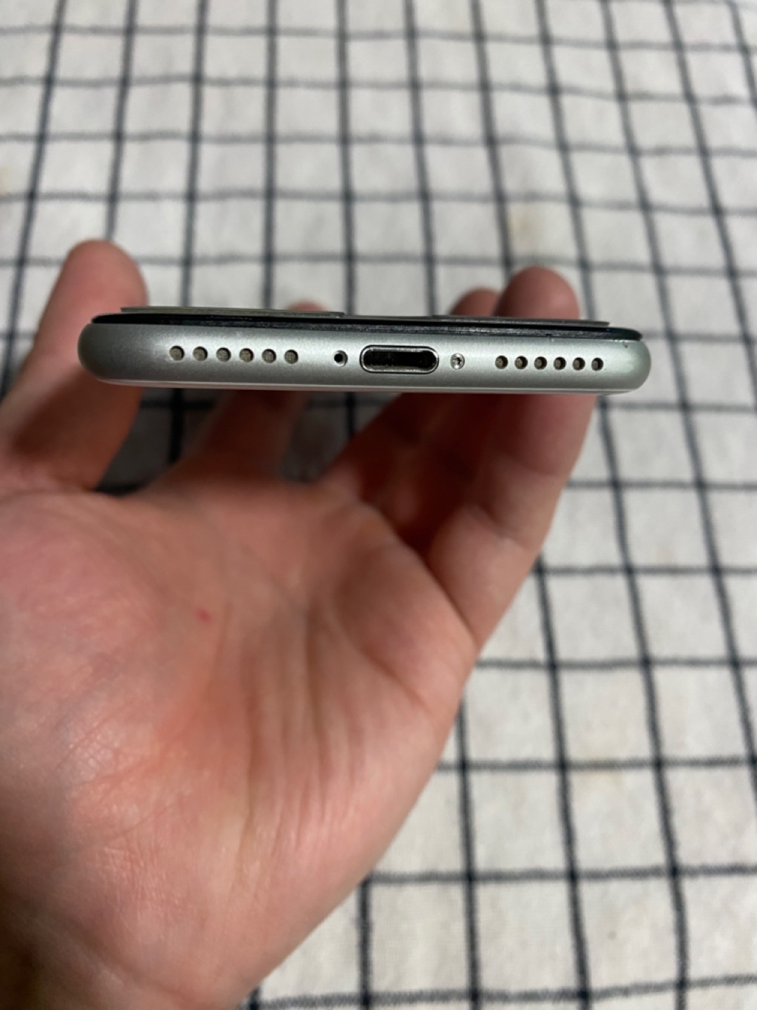 Apple iPhone SE (2nd generation) - White - photo 3