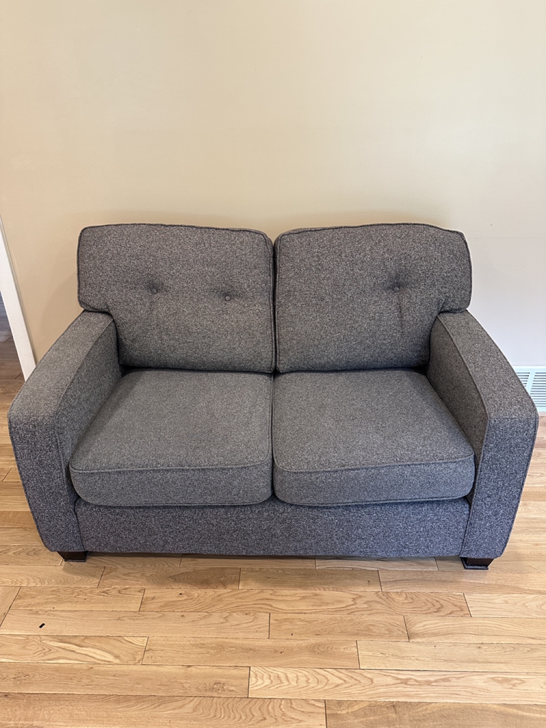 Decor-Rest Furniture Grey Love seat (CAN DELIVER)