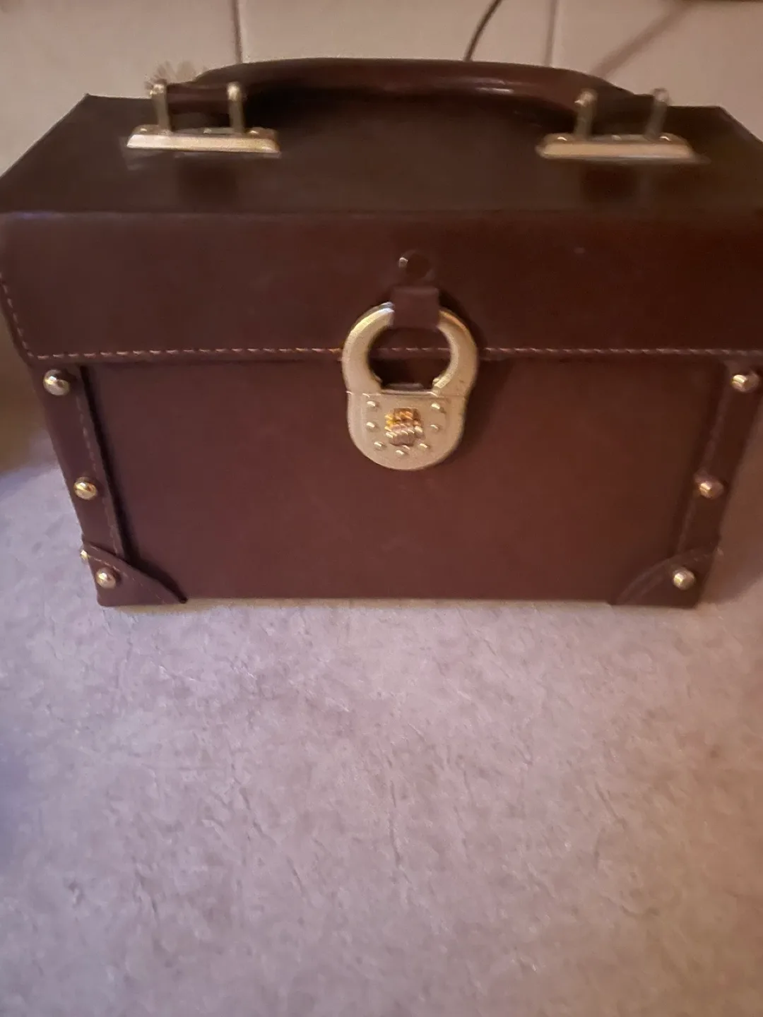 Vintage Brown Leather Train Case image indicator(4)
