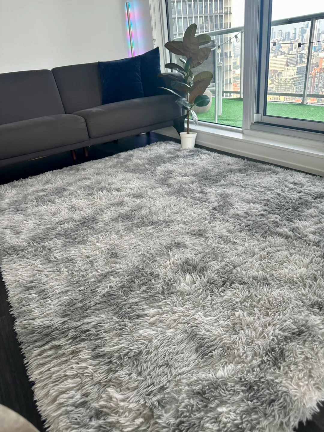 Grey Shag Rug thumbnail