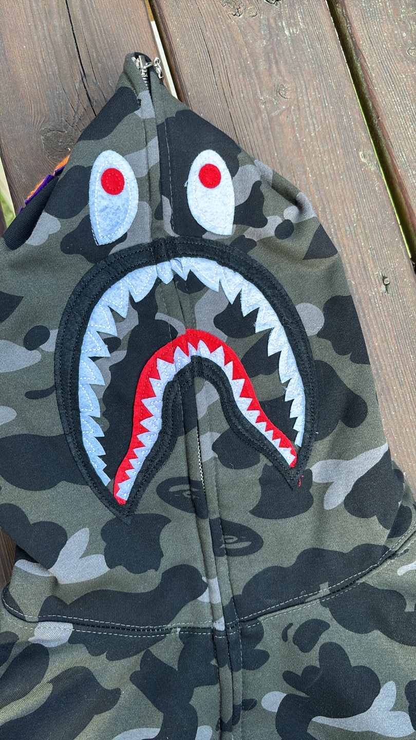 A Bathing Ape BAPE Camo Shark Hoodie - Size M - photo 2