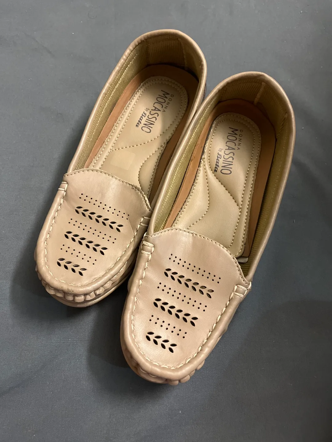 Beige Shoes/Loafers Size 6 thumbnail