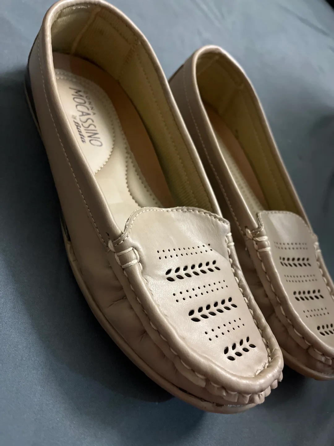 Beige Shoes/Loafers Size 6 image indicator(3)