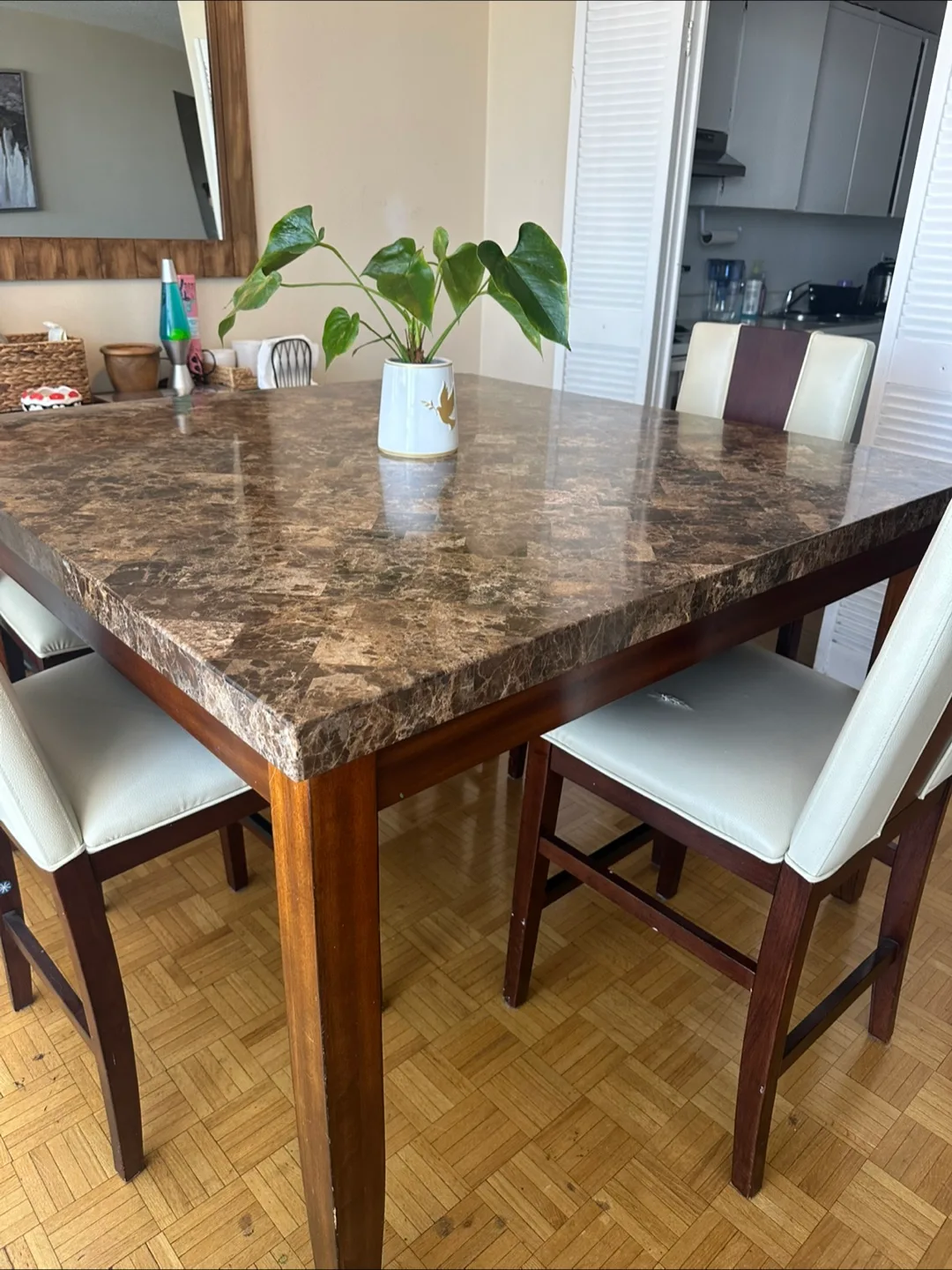 Dining Table Set image indicator(2)