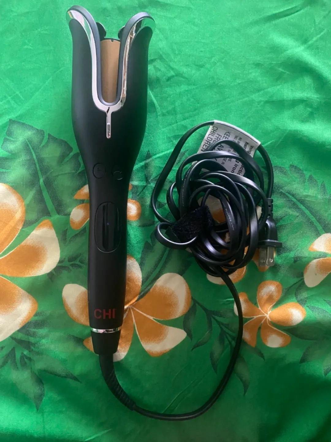 CHI Spin N Curl Ceramic Rotating Curler (LIKE NEW) thumbnail