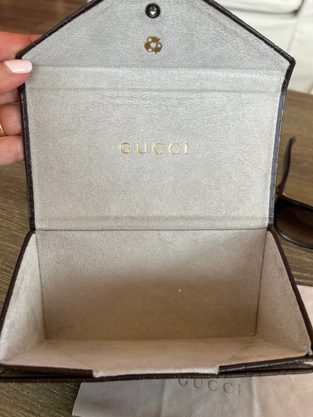 Gucci GG0097S 001 Sunglasses image indicator(5)