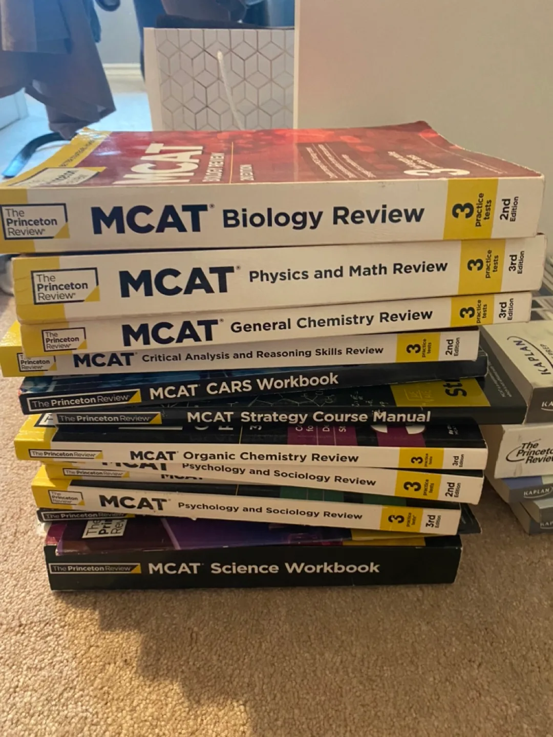 MCAT Prep Books - Princeton Review + misc Kaplan books thumbnail