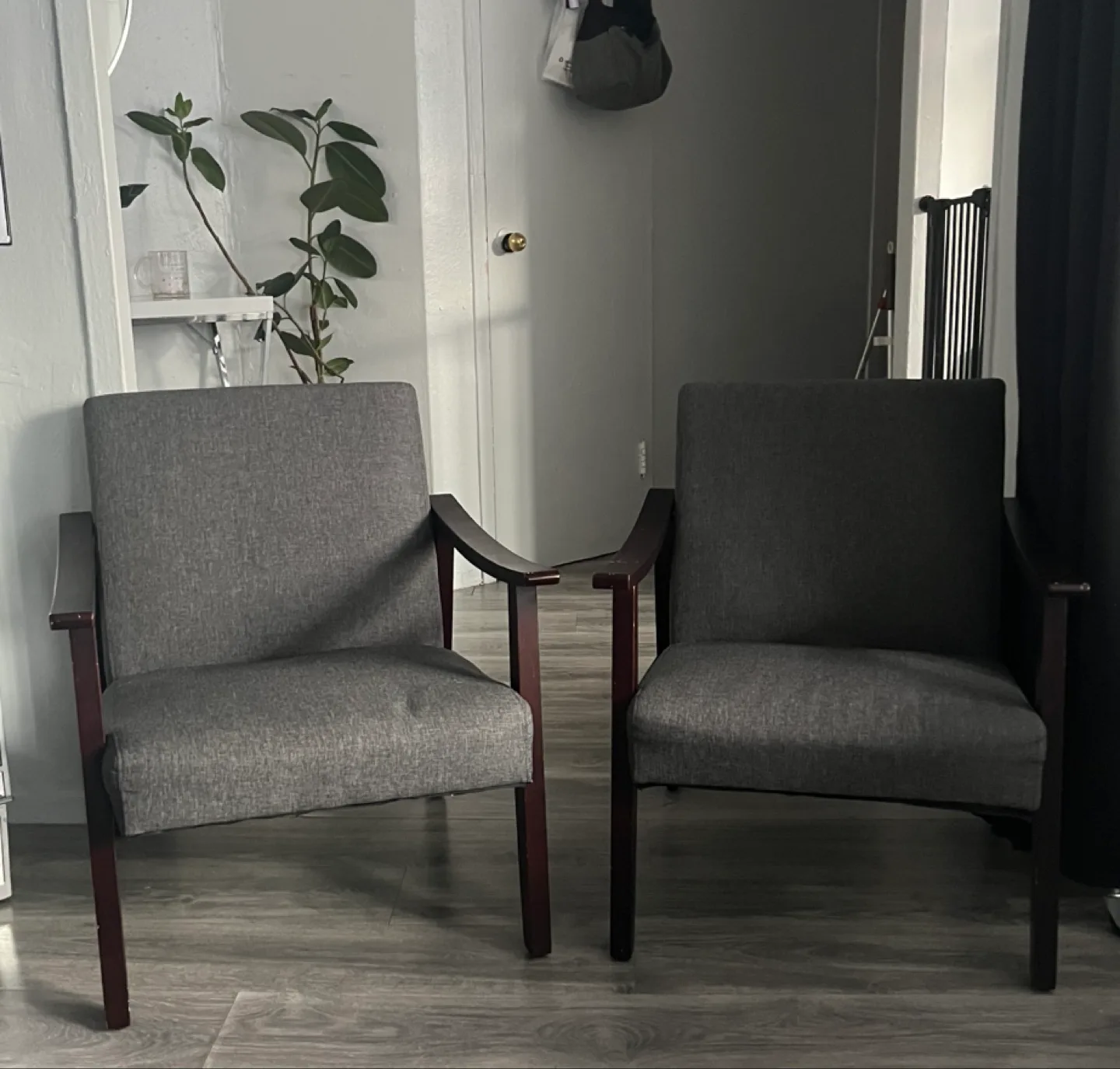 Set of 2 Gray Accent Chairs thumbnail