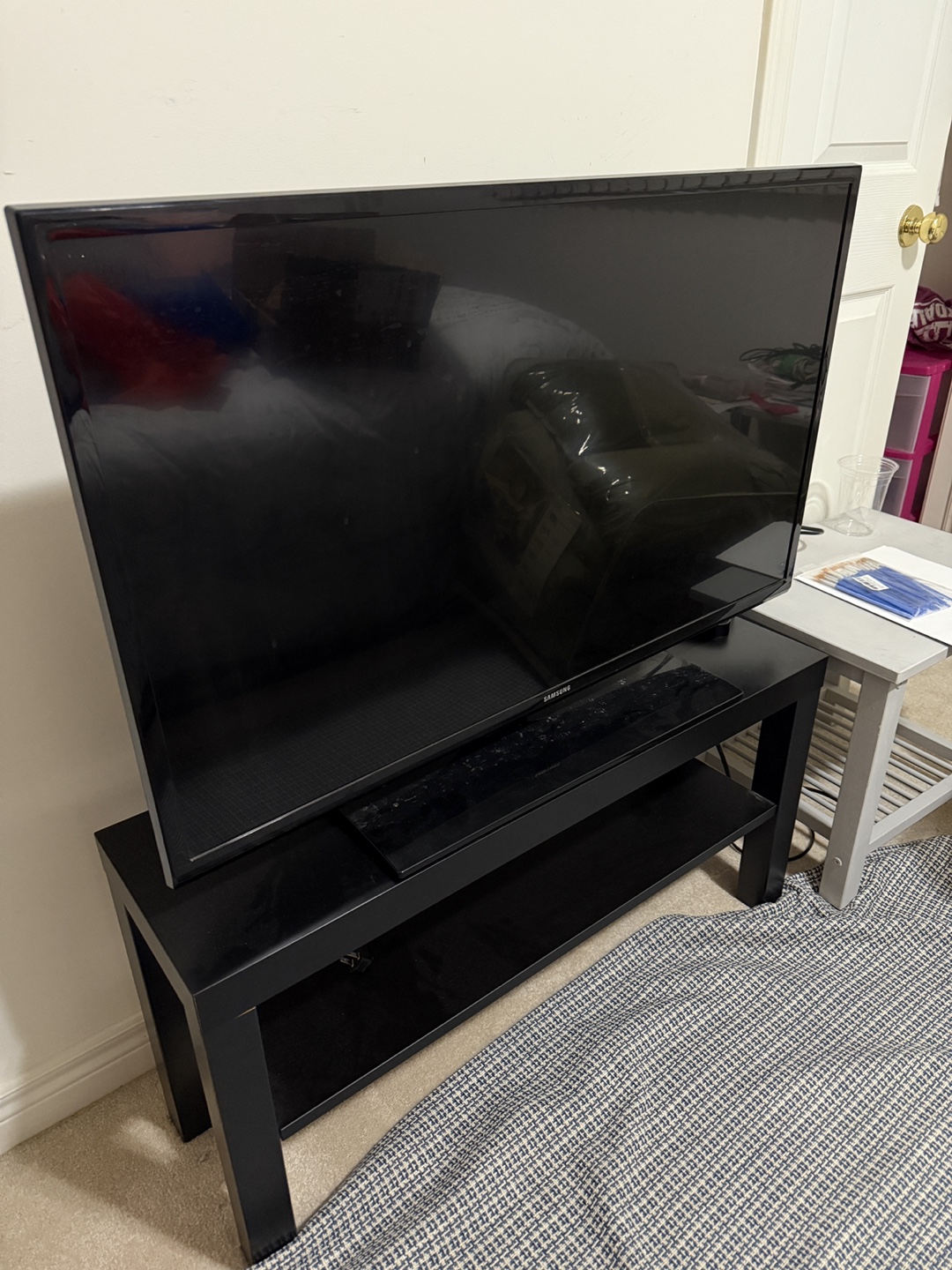 40” Samsung TV and stand