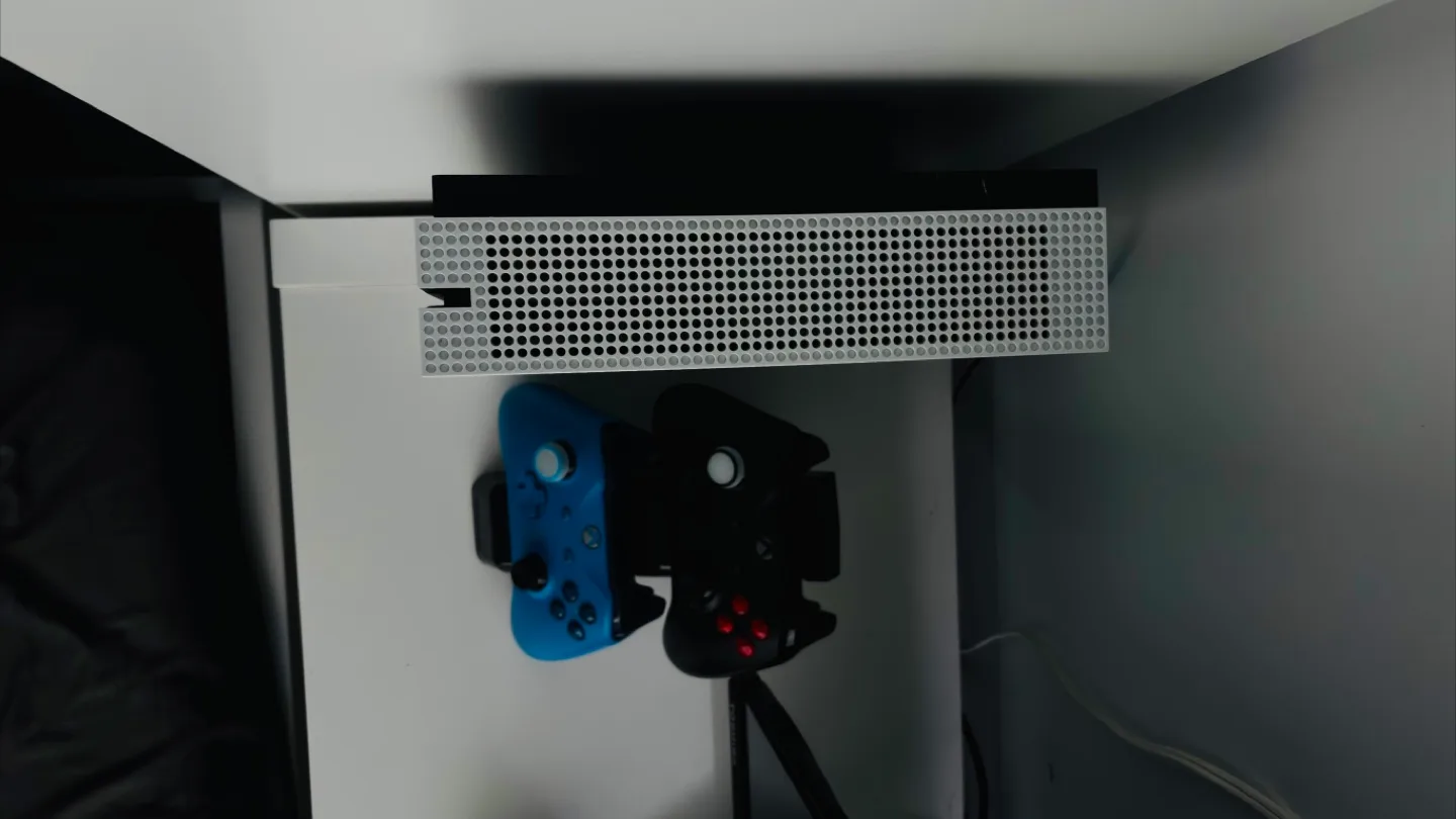 Xbox One S Console - White image indicator(2)