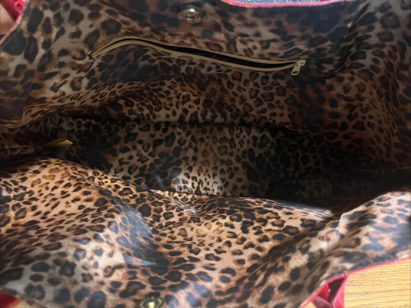 Red Croc Embossed Tote Bag image indicator(9)