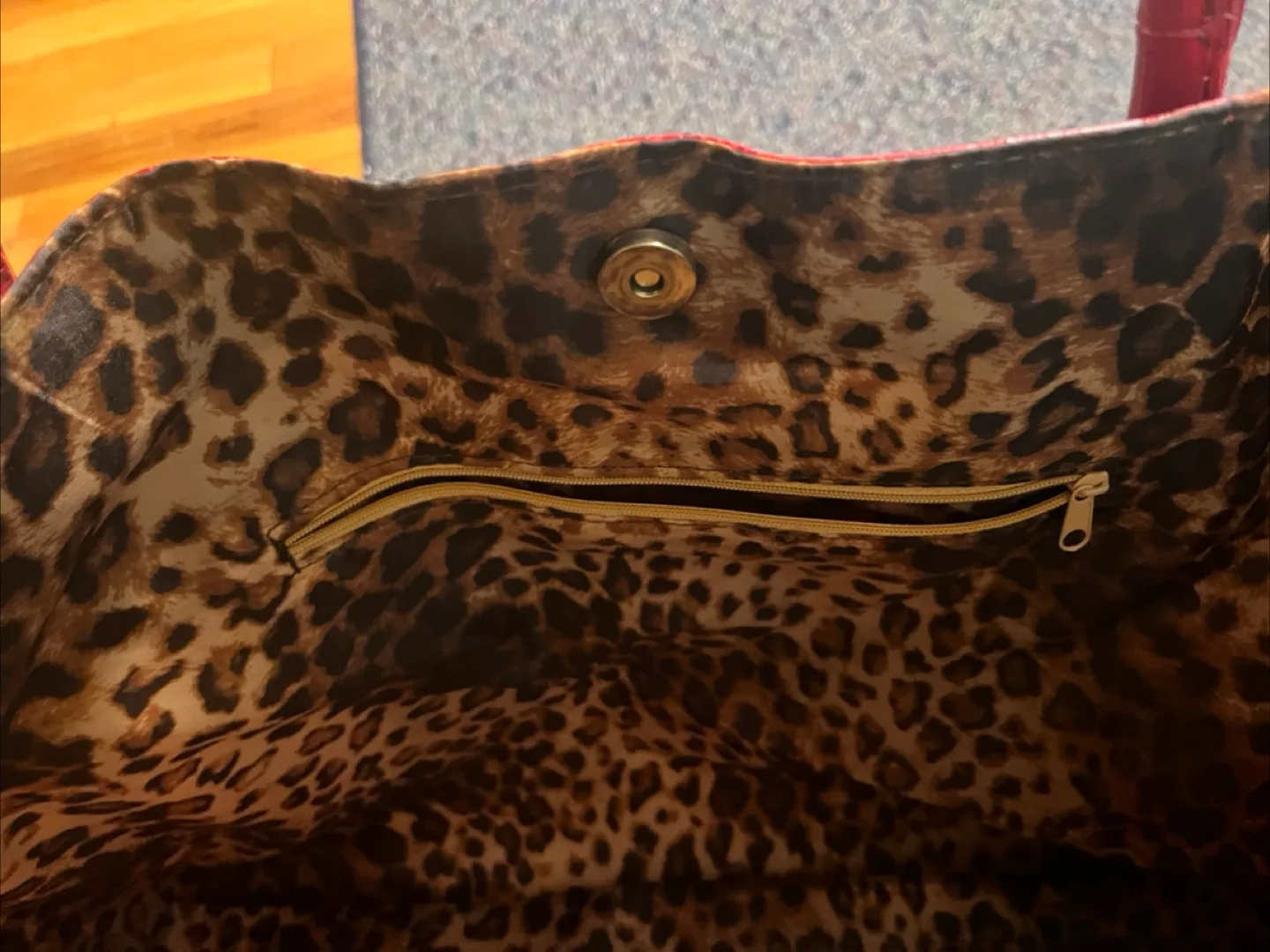 Red Croc Embossed Tote Bag image indicator(8)