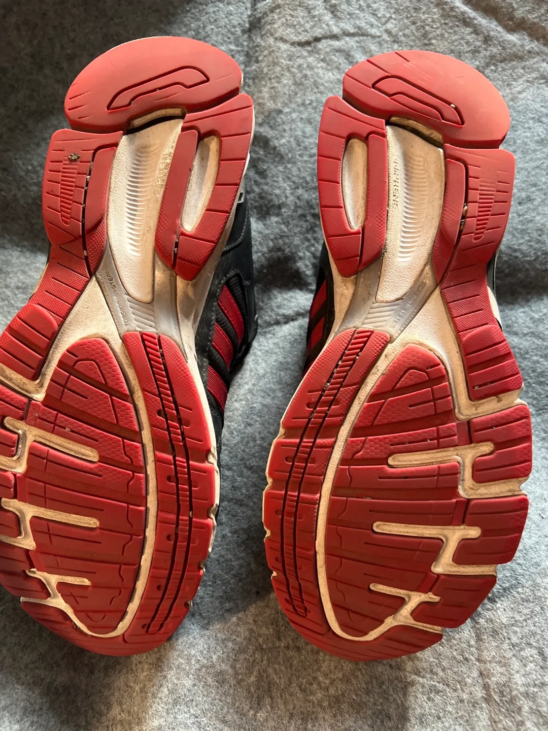 Adidas FW9996 Running Shoes - US 10.5 image indicator(3)