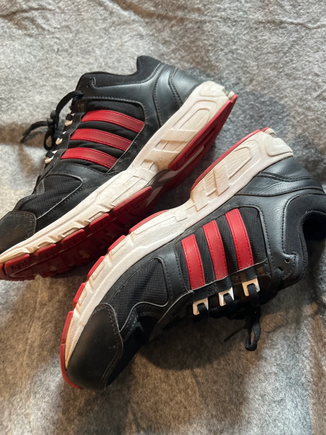 Adidas FW9996 Running Shoes - US 10.5 image indicator(4)