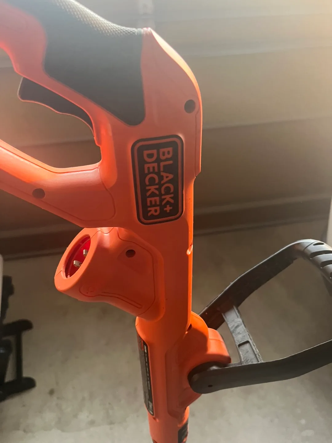 Black+Decker Cordless String Grass Trimmer thumbnail