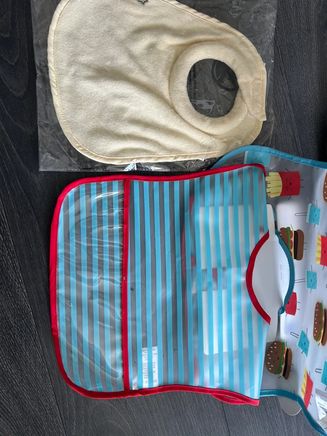 Tommee Tippee & Koala Baby Bibs image indicator(2)