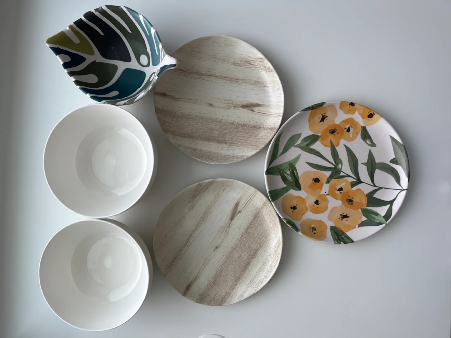 Dinnerware Set for $2- Plates & Bowls thumbnail