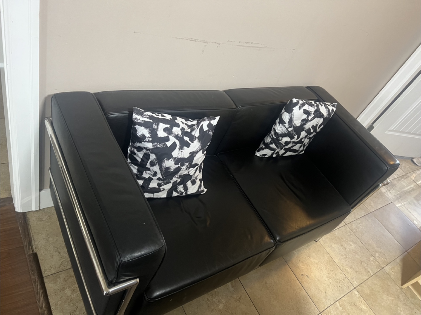 Black Leather Sofa with 2 Cushions - photo 2
