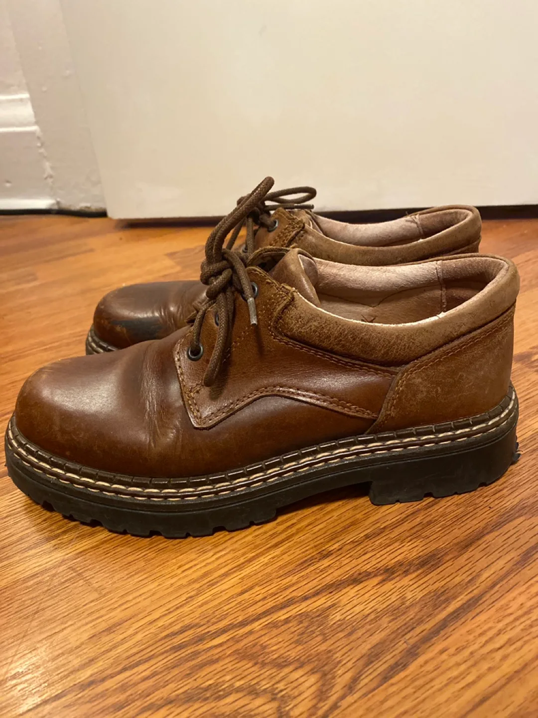 Vintage brown Italian leather oxfords image indicator(4)