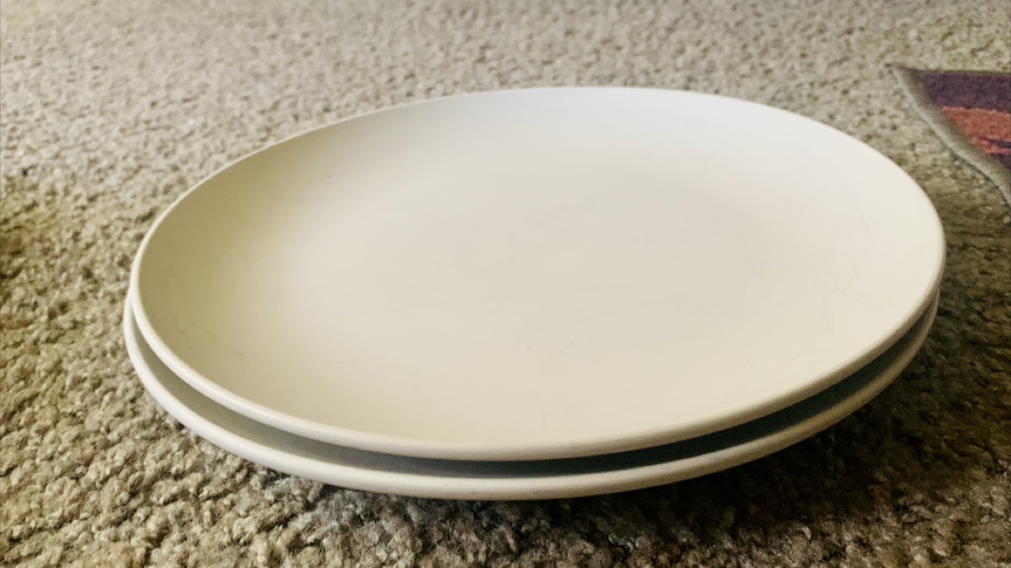 Set of 2 White Plates - photo 2