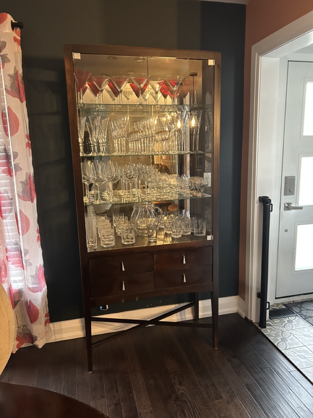 Dining table/Chairs and Curio Cabinet - photo 2