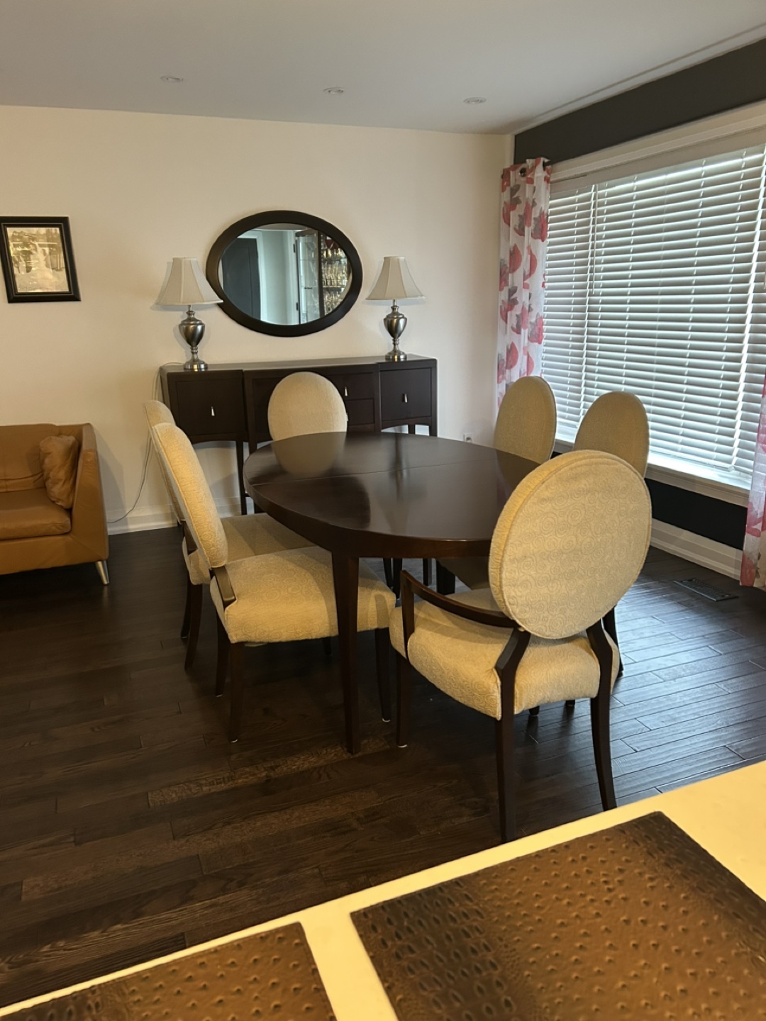 Dining table/Chairs and Curio Cabinet - photo 4