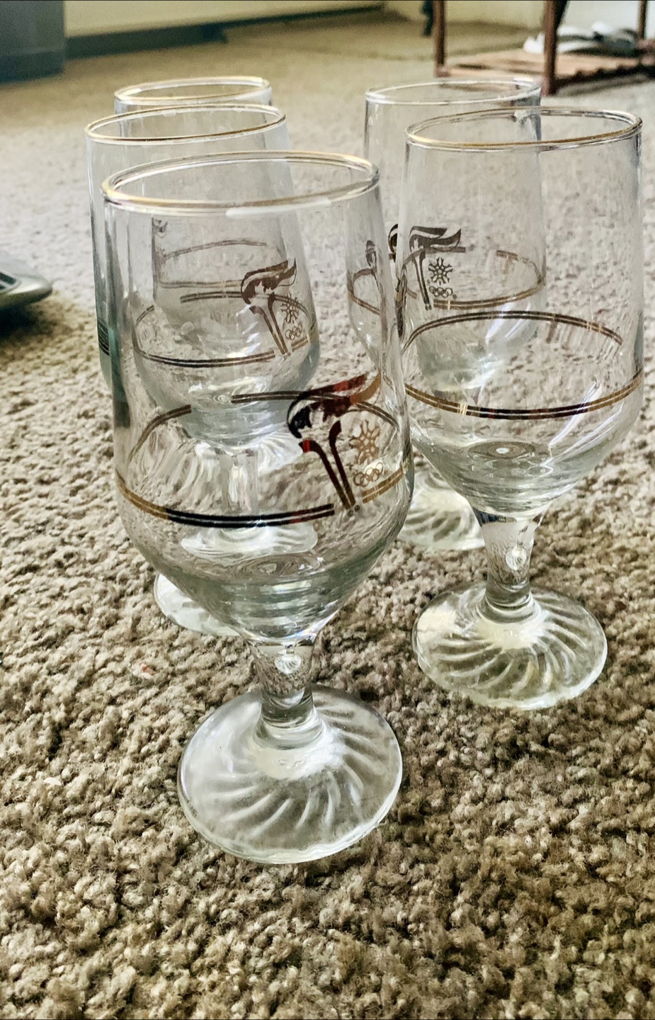 Set of 5 Vintage Stemmed Glasses & 6 disposable glasses - photo 4